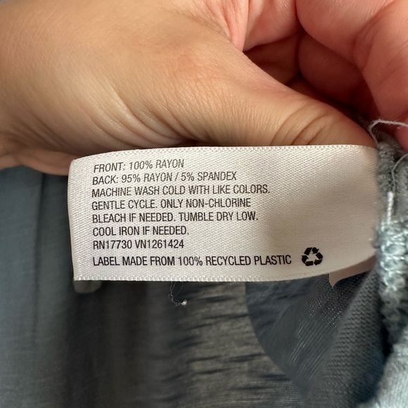 Universal Thread Short Sleeve Button-Up - Picture 6 of 6